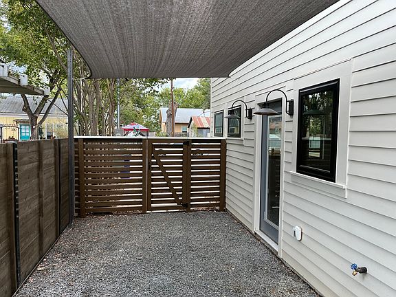 Picture of main enterance