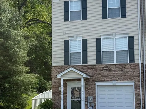 390 Bruaw Dr, York, PA 17406