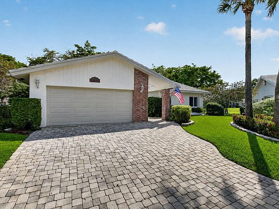 3rd image of 22340 Greentree Circle