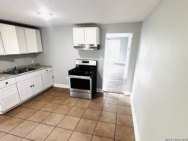 563 N San Horacio Ave — Photo 9