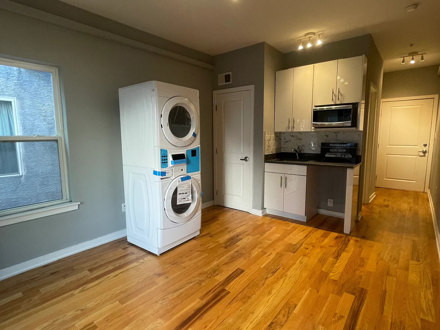 535 N Budd St — Photo 3