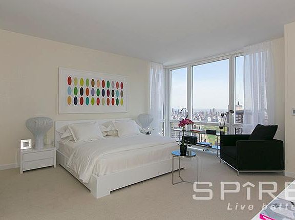 4th image of 160 W 62nd St APT 22H