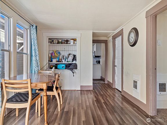 5th image of 3829 S Park Avenue