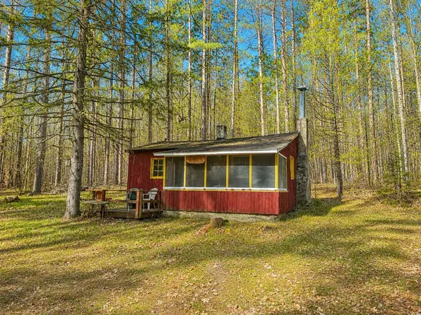 N17069 Spangenberg Rd, Pembine, WI 54156