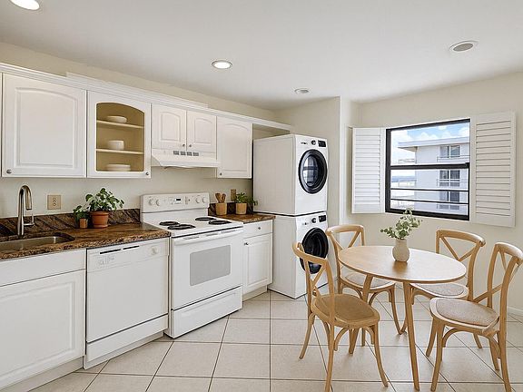 4th image of 3100 NE 48th Street #907
