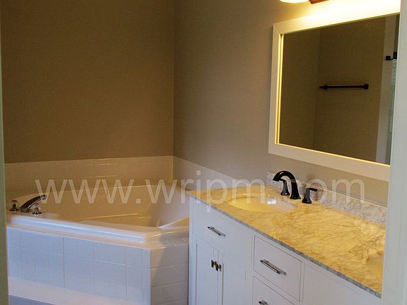4th image of 7 Hastings Dr