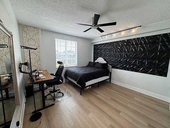 4th image of 616 Clearwater Park Rd APT 805