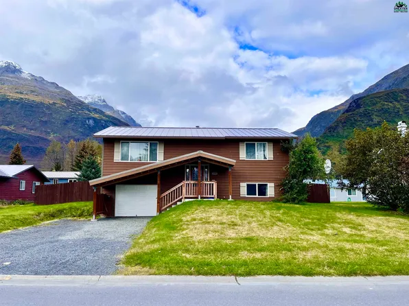 529 W Klutina St, Valdez, AK 99686