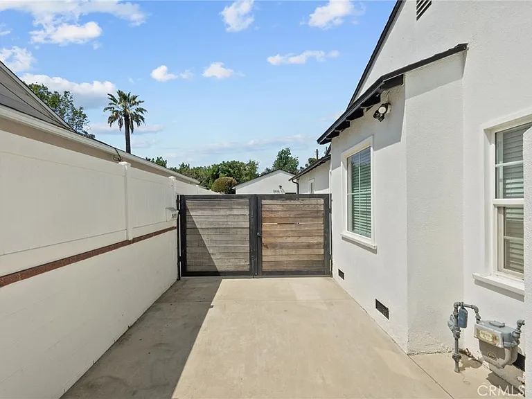 5937 Ranchito Ave — Photo 16