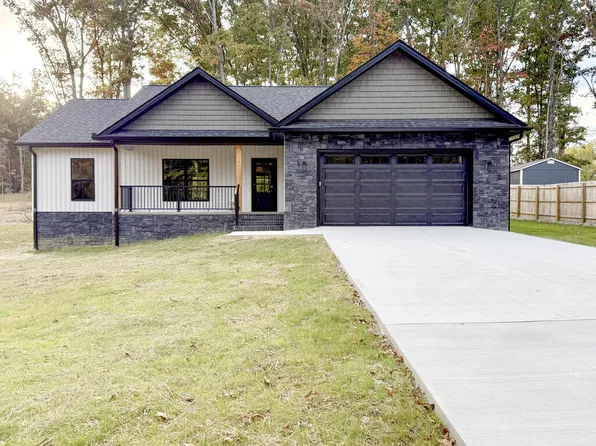 104 Peachtree Dr, Crossville, TN 38555