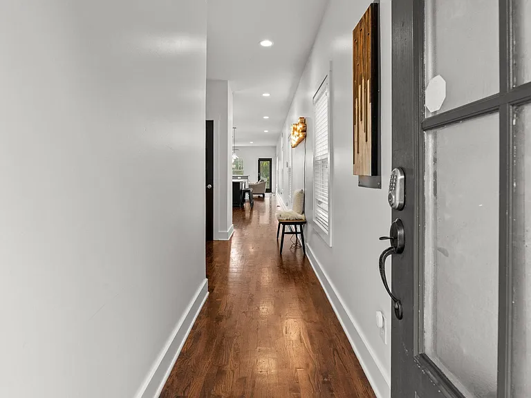 1915B Delta Ave — Photo 3