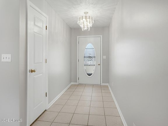 3rd image of 109 Amanda Dr