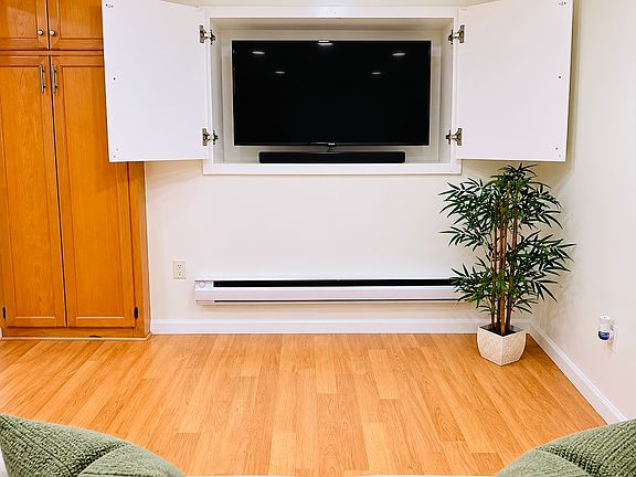 2nd image of 540 Lake Ave #1B