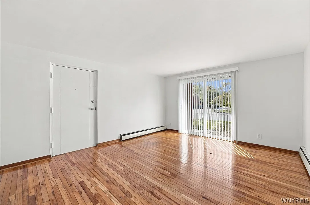 2 bed, 1.0 bath, 980 sqft, $1,450 — Photo 3