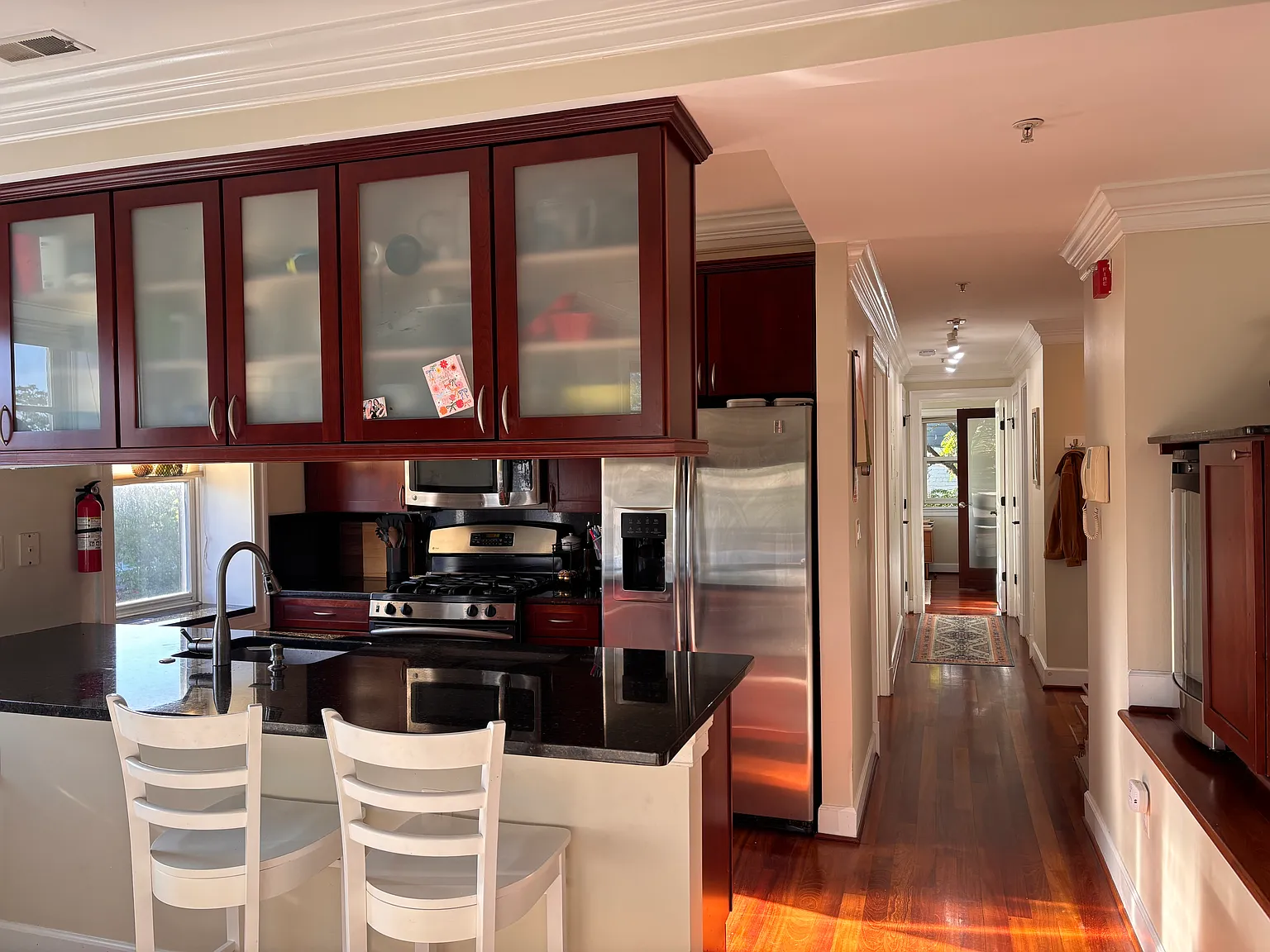 2 bed, 900 sqft, $3,400 — Photo 4