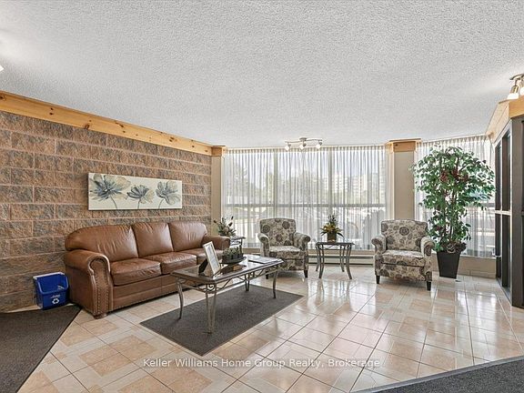 4th image of 24 Marilyn Dr #902