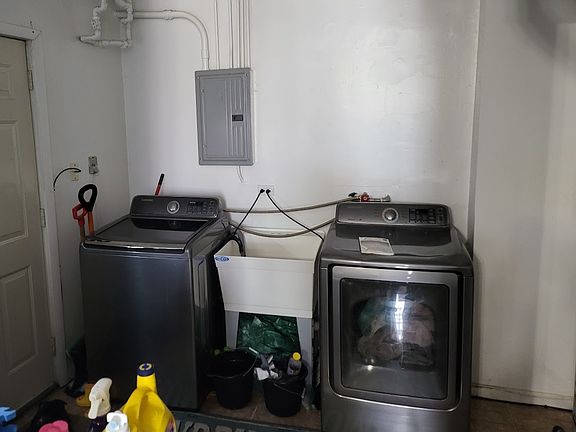5th image of 12528 S Elizabeth St