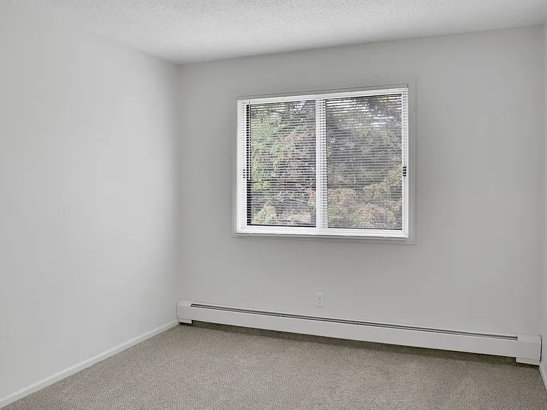 The Woodlands of Minnetonka Apartments — Photo 57