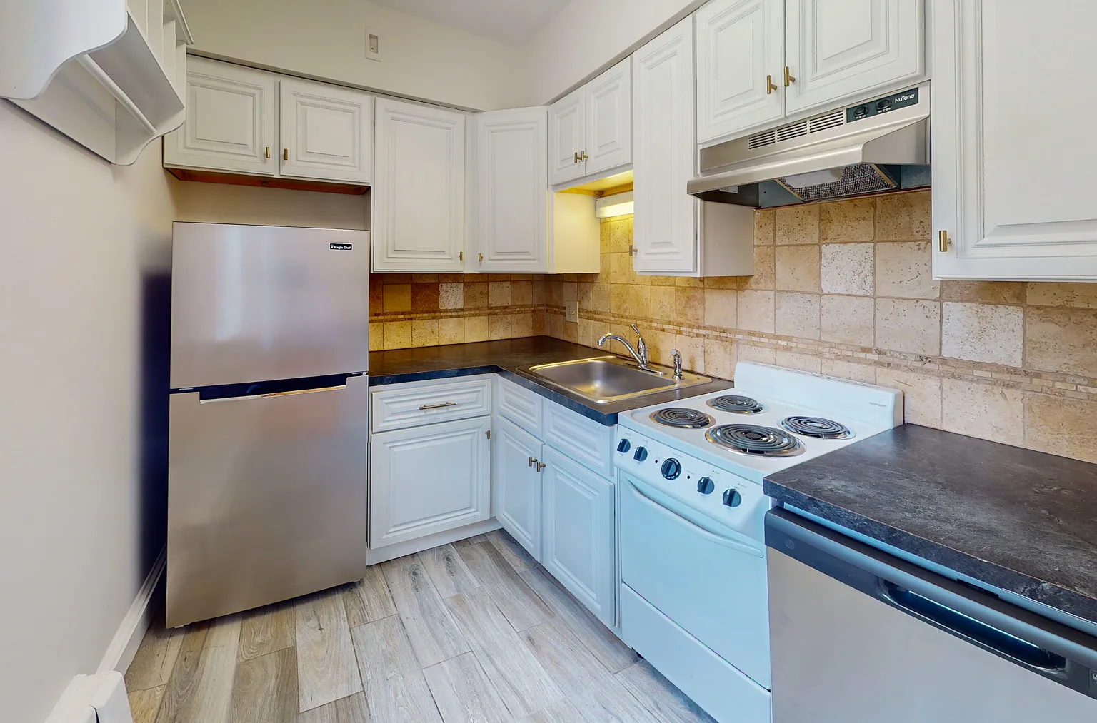 1 bed, 725 sqft, $3,400 — Photo 3