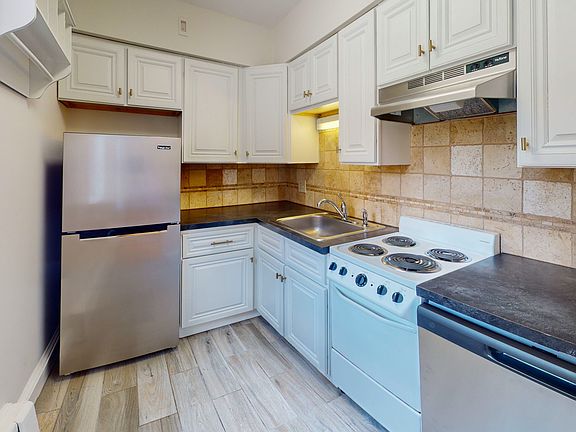 3rd image of 789 E Broadway APT 1c