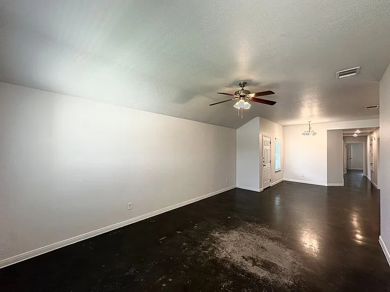 4507 Skyflower Ln — Photo 2