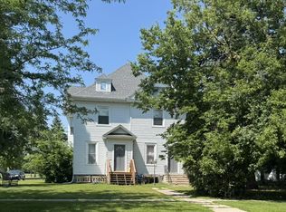 305 3rd St N #3, Breckenridge, MN 56520