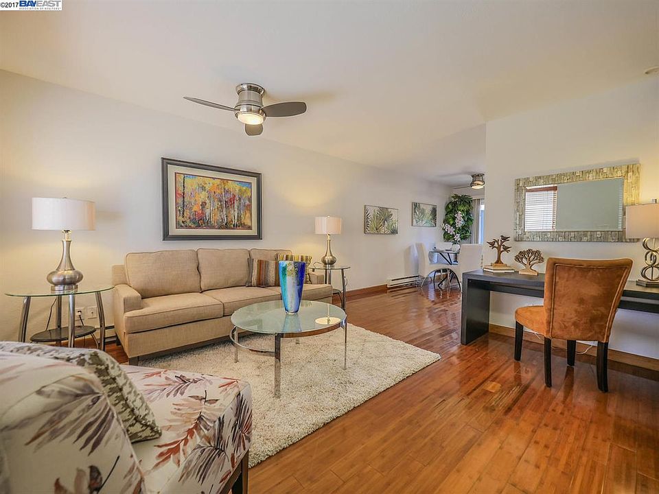 2nd image of 27420 Susan Pl APT 3
