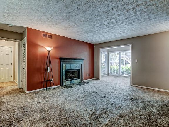 3rd image of 2102 Country Park Dr SE