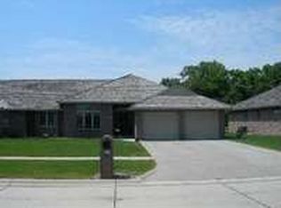 1403 Andrews Dr, Norfolk, NE 68701