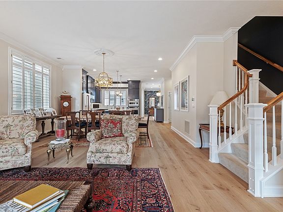 5th image of 23 Carolina Ave