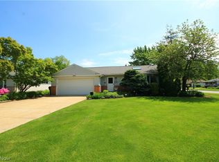 1985 Marshfield Rd, Mayfield Heights, OH 44124