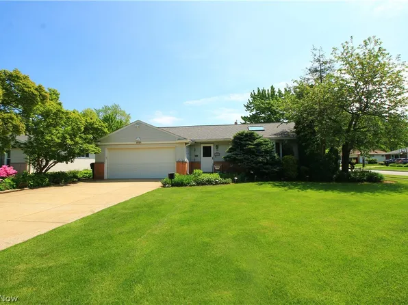 1985 Marshfield Rd, Mayfield Heights, OH 44124