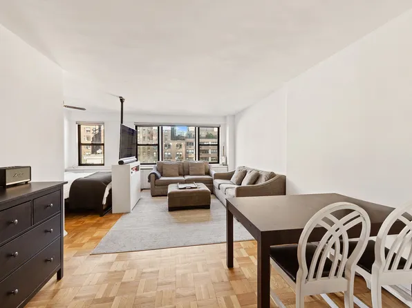 345 East 52nd Street image 2 of 10