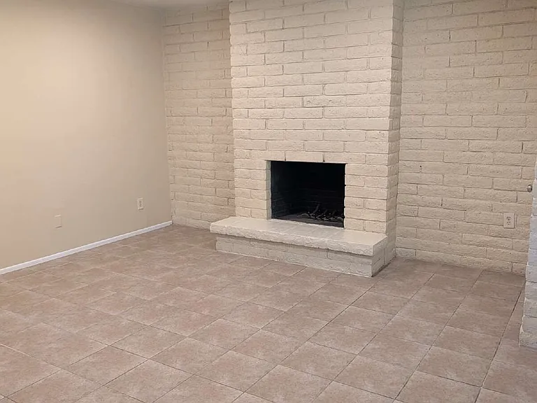 2 bed, 1.0 bath, 798 sqft, $1,200 — Photo 7