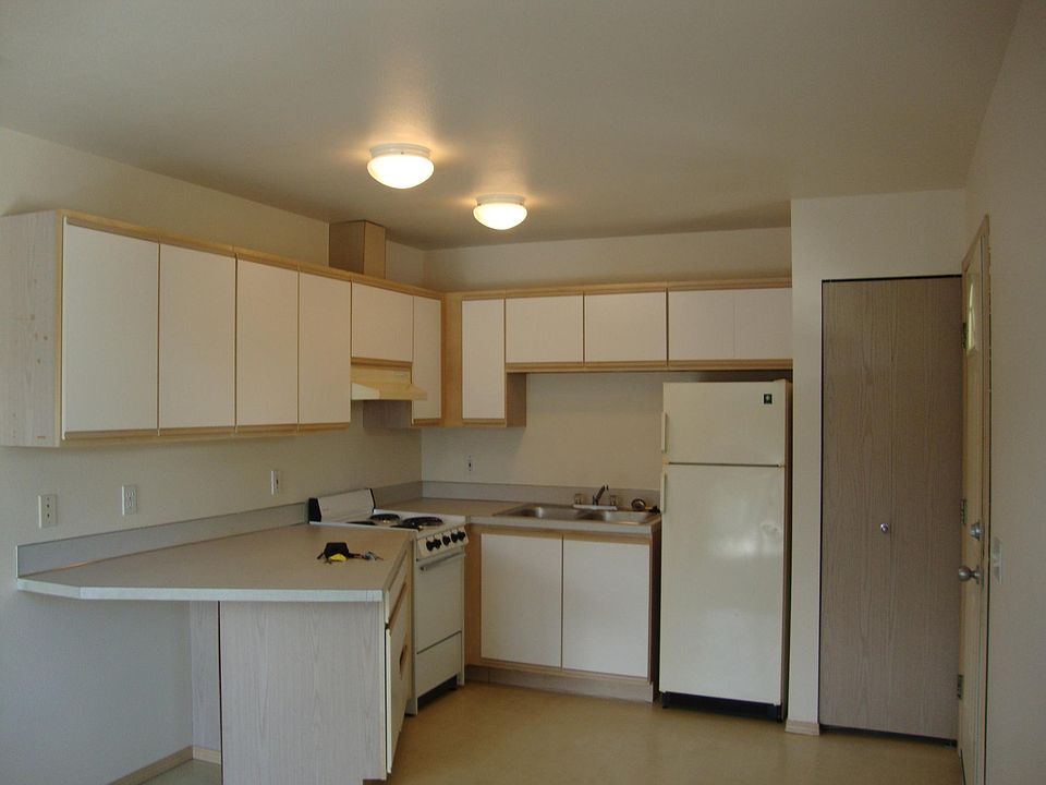 2nd image of 1403 E Sunset Dr APT 15
