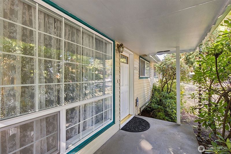 4th image of 11735 35th Avenue NE
