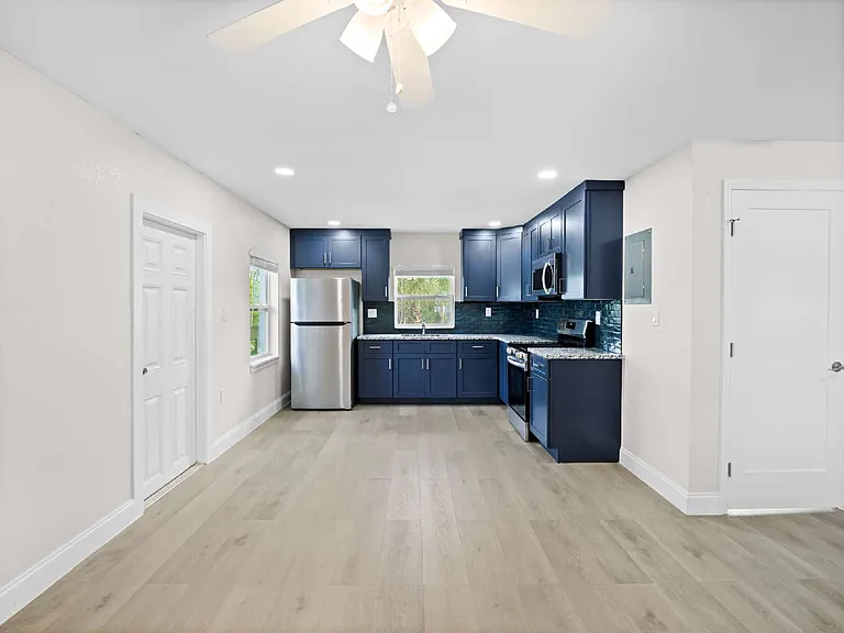 101 Deland Ave #6 — Photo 4