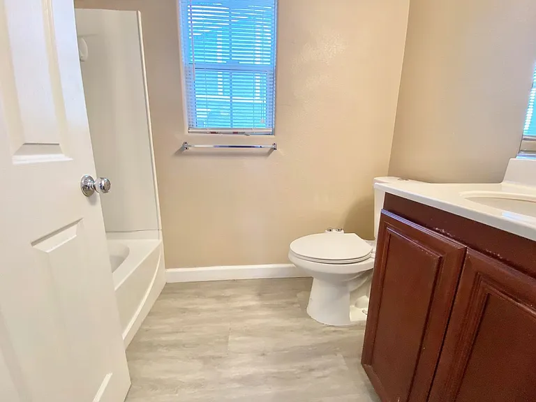 1060 Paradise Coach Dr — Photo 23