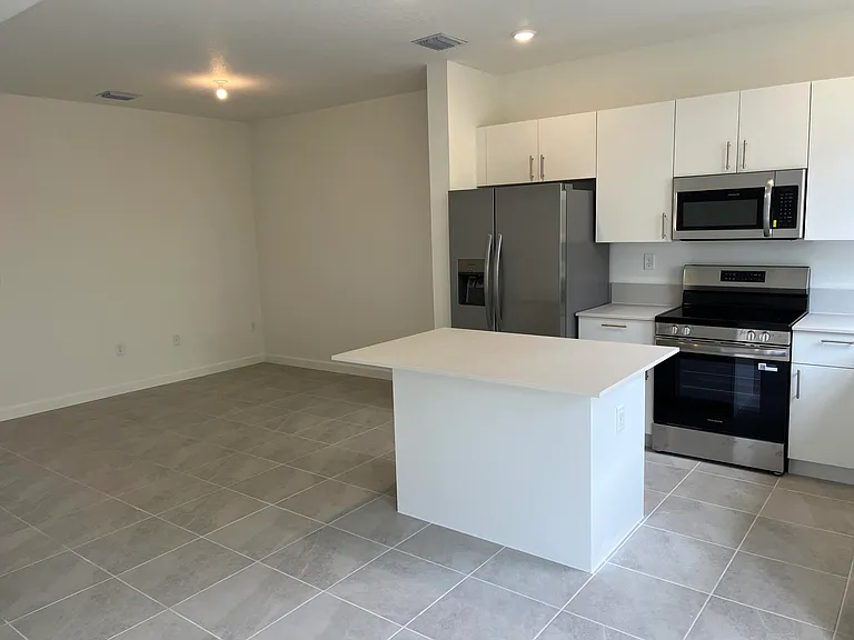 2624 SE 25th Ct — Photo 18
