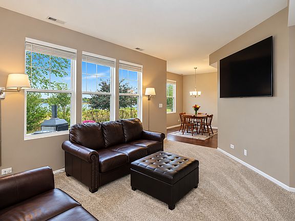 3rd image of 667 Anchorage Ct