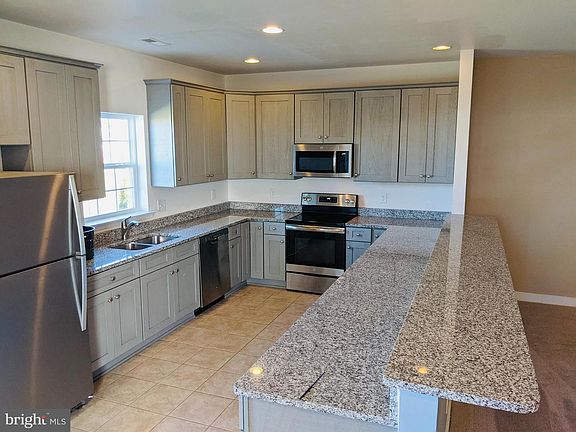 2nd image of 423 Sitka Spruce Ln