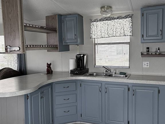 5th image of 944 Reynolds Rd #295