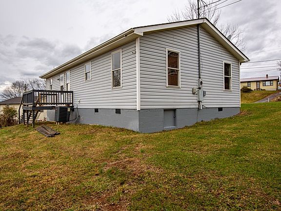 4th image of 346 Overlook Dr