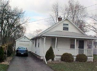 2035 Robinson Rd, Lansing, MI 48910