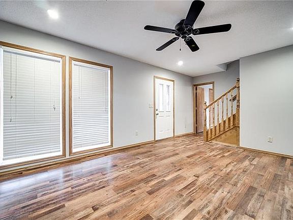 4th image of 52 Meadowbrook Cir