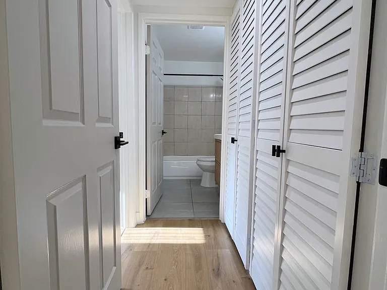 14423 Tiara St #1-10 — Photo 23