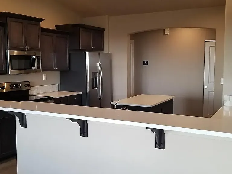 52 Sunwest Dr — Photo 3