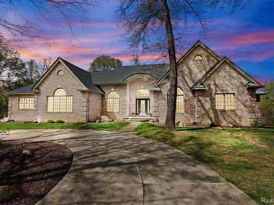 9997 Applegate Ln, Brighton, MI, 48114