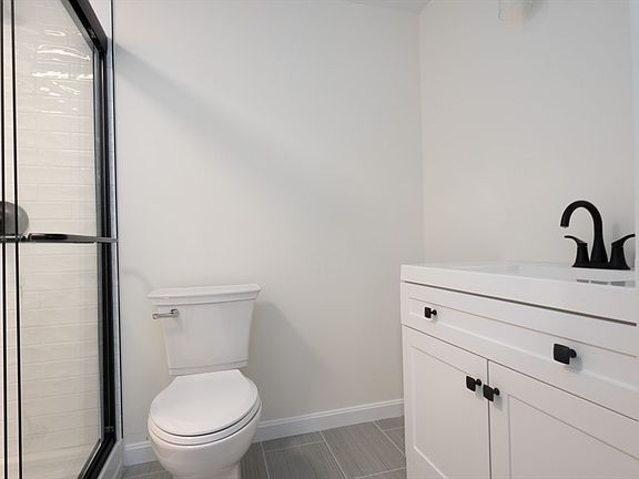 5th image of 15 Foundry St APT A3