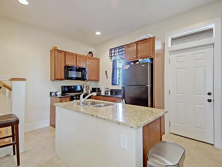 26 Blake St #B — Photo 6